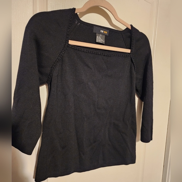 Pow Wow Black Square Neck Top With Bead Out Line Size L - Picture 2 of 5
